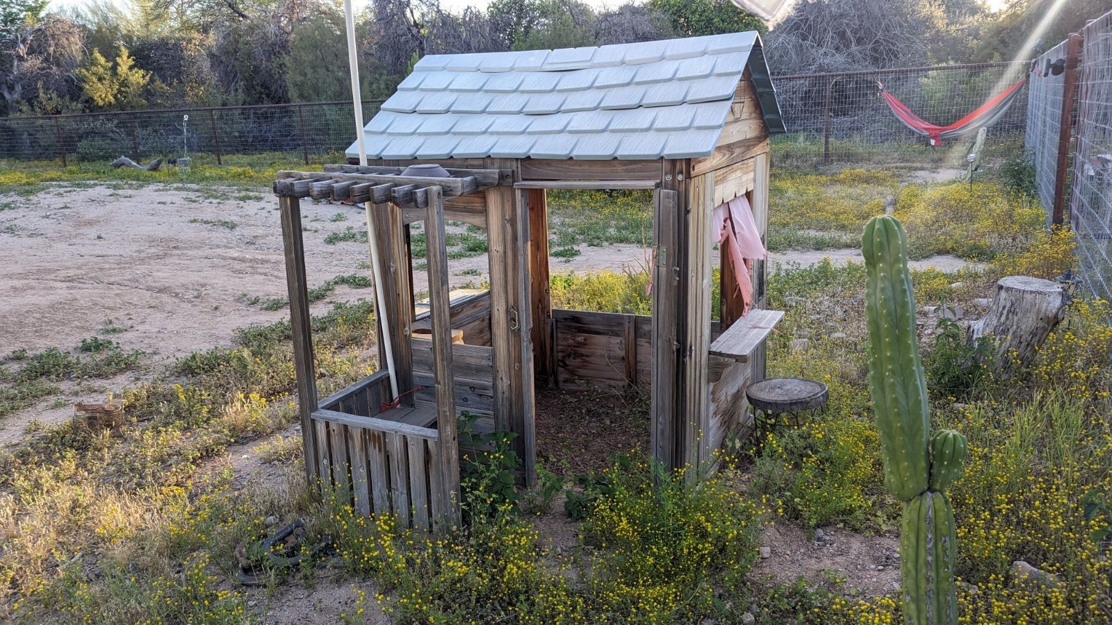 Wooden Playhouse/Dog House/Chicken Coop
