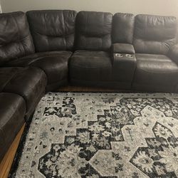 ELECTRIC RECLINER SOFA: W/USB/POWER OUTLETS
