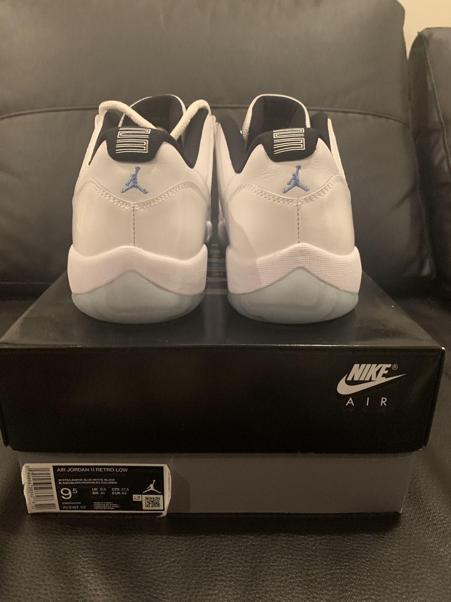 Air Jordan 11 Retro Low ‘LEGEND BLUE'