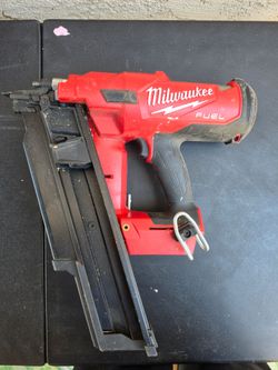Milwaukee M18 FUEL 21-Degree Framing Nailer
