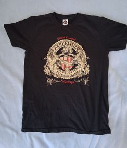 Black vintage style Ciutat comtal Barcelona crest graphic tee