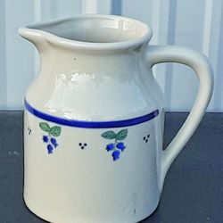 Hartstone stoneware L.L. BEAN Large 72 Ounce blueberry Water Pitcher 8x8x4.5"D