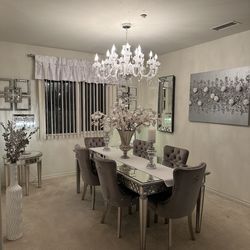 Z Gallerie mirrored dinning room table with 6 chairs like new