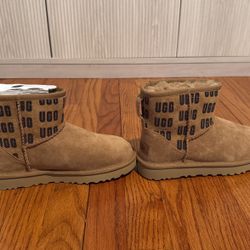 Uggs 5(W)