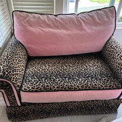 Cheetah And Pink Love Seat Sofa 