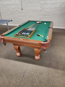 Sportscraft Classic Pool Table, 6 Pool Sticks - Excellent Condition