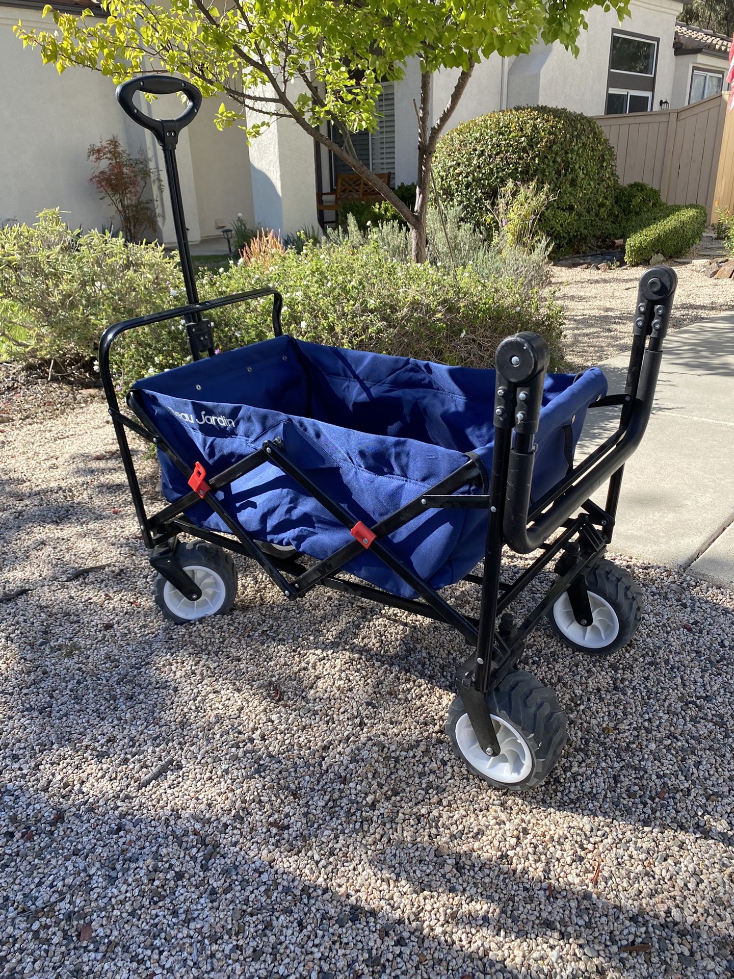 Beau Jardin 300LBS Capacity wagon