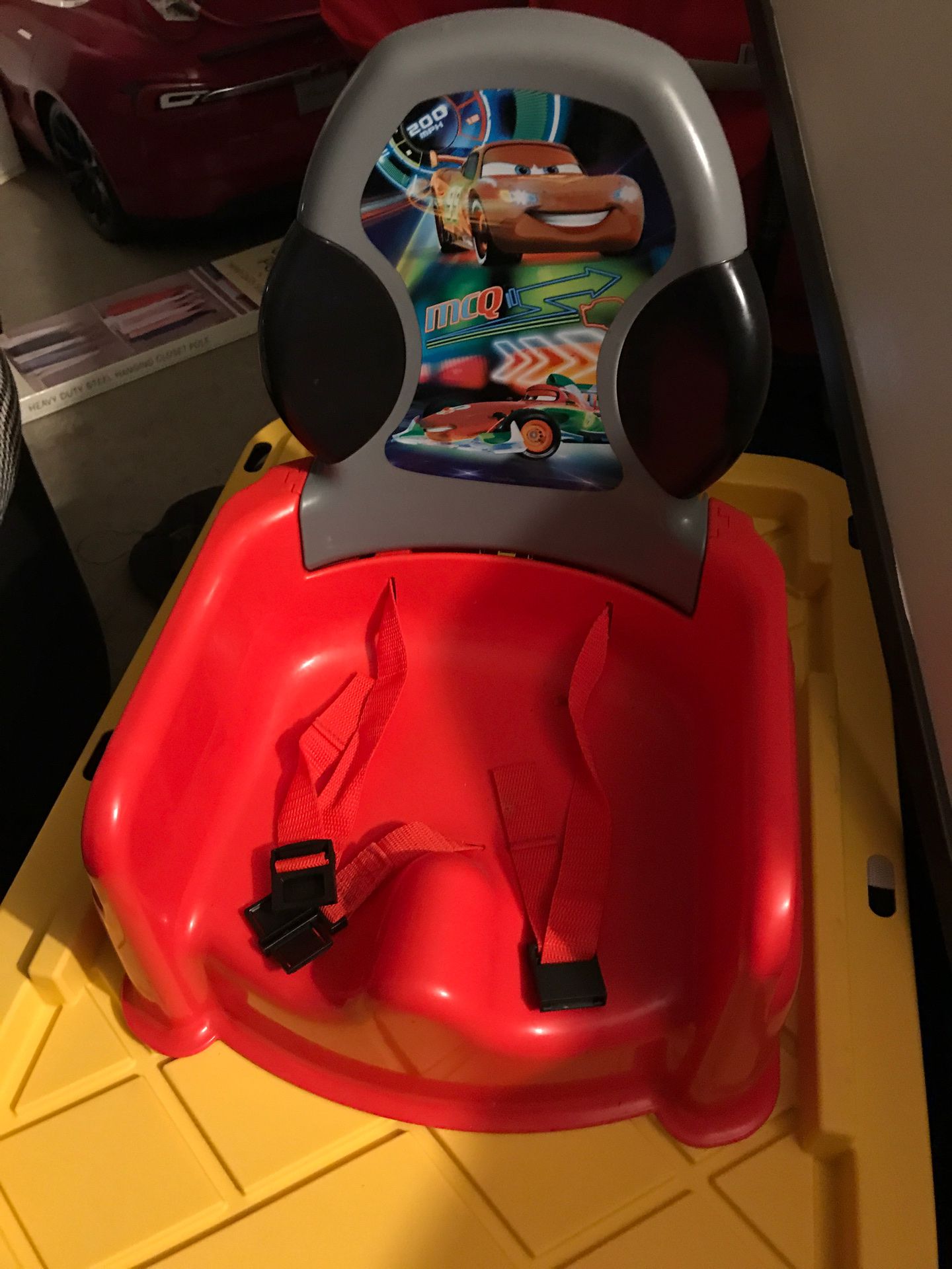 Twins cars booster seats with tray