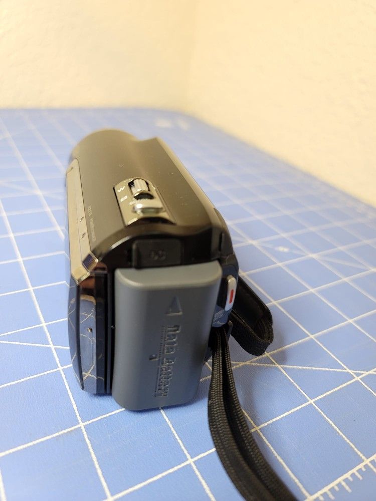 JVC Everio GZMG670BU Camcorder Digital Camcorder Works, no battery