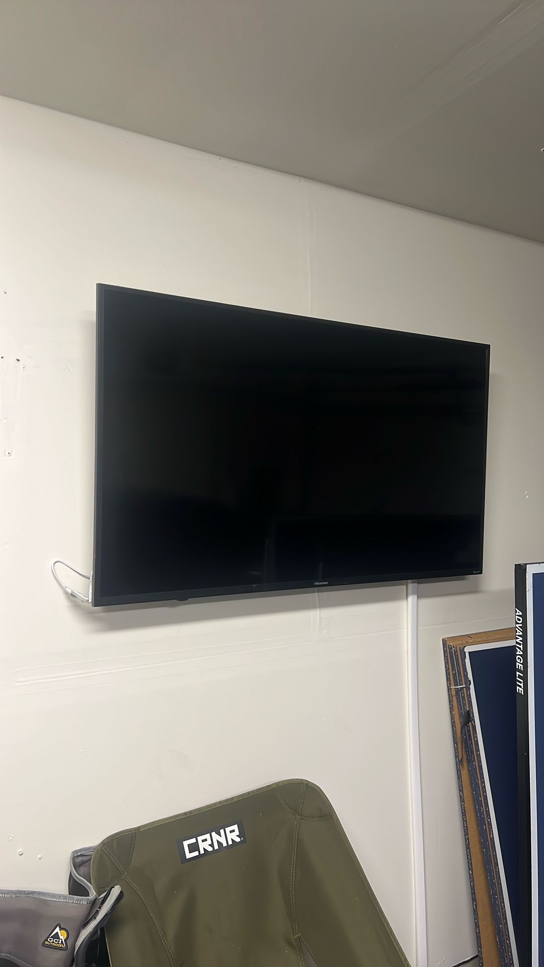 MOVING SALE! 44” Hisense Roku TV