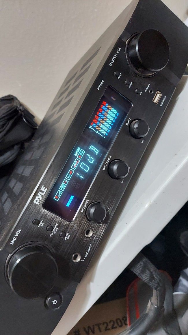 PYLE PT395 - Bluetooth Hybrid Pre-Amplifier, Home Theater Stereo Pre-Amp Receiver, MP3/USB/AUX/FM Radio