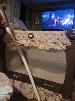 Mini play pen and swing