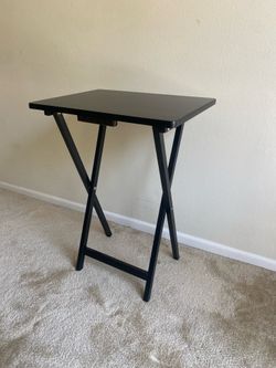 Small foldable black table