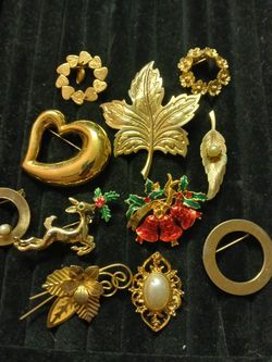 Vintage Brooch Lot 