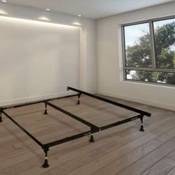 Metal Bed Frame Adjustable To Queen/King/Cal King Size Holds Up To 2000 lb. Distributed Weight 70” L. Delivery Available