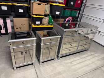 Pier 1 Hayworth Mirrored Dresser Set