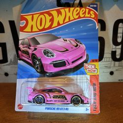 Hot Wheels Porsche 911 GT3 RS Pink. 