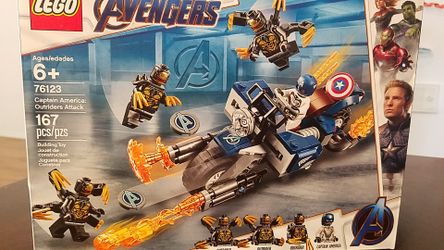 Lego Avengers... Captain America Outriders Attack