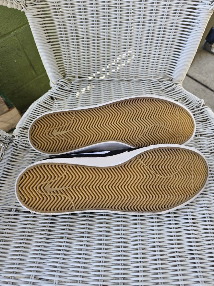 Nikes Shoes