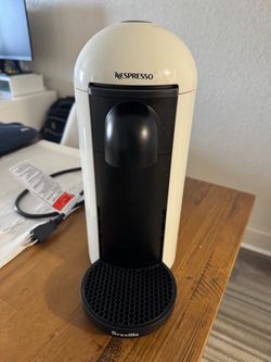 Nespresso VertuoPlus by Breville + Coffee Pods – White