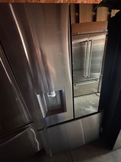 LG 36” 3 Door Refrigerator + Glass View Panel
