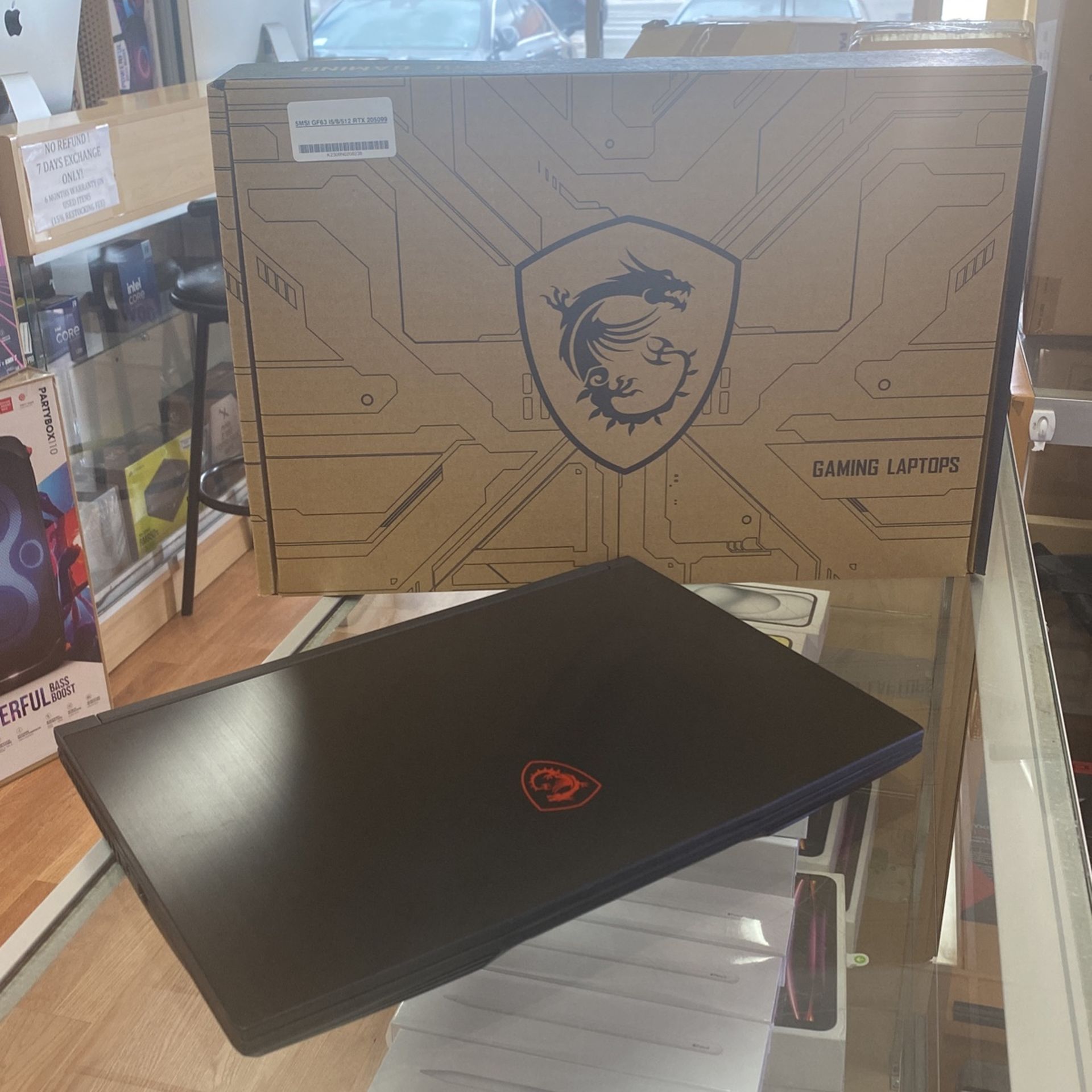 MSI Gaming Laptop 8Ram 512SSD RTX 2050