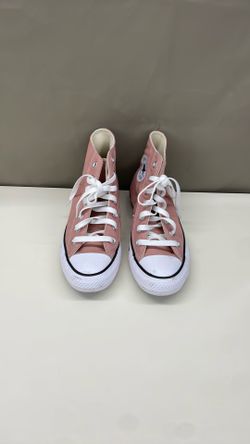 Converse shoes. Item No 689 (Shopgoodwill)
