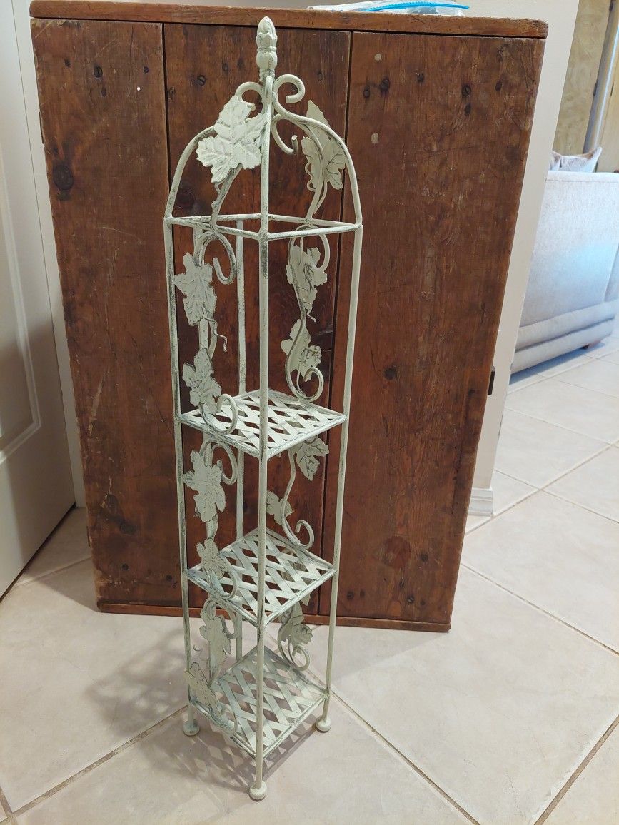 Decorative Metal Three Level Stand