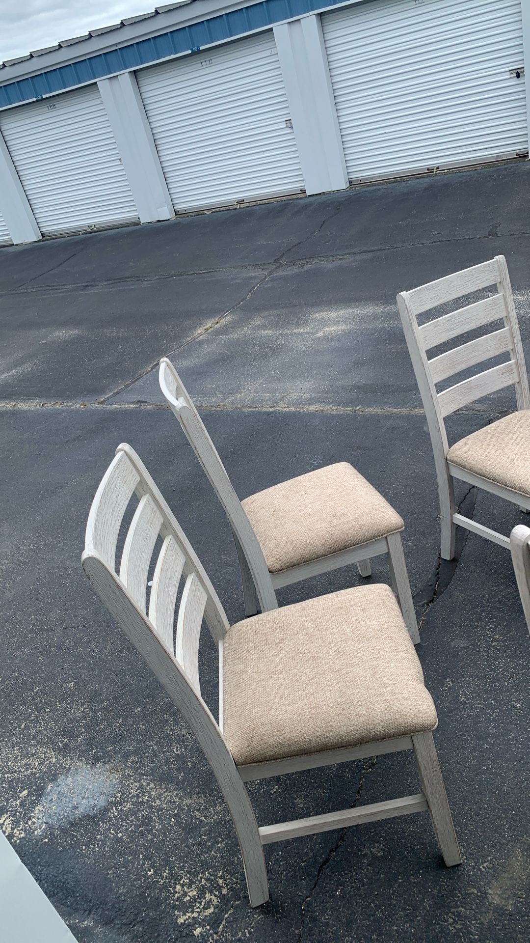 4 Dinner Chairs