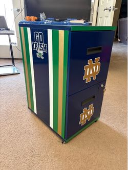 Notre Dame Fighting  Irish Cabinet