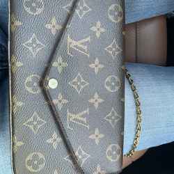 louis-vuitton cross body bags used