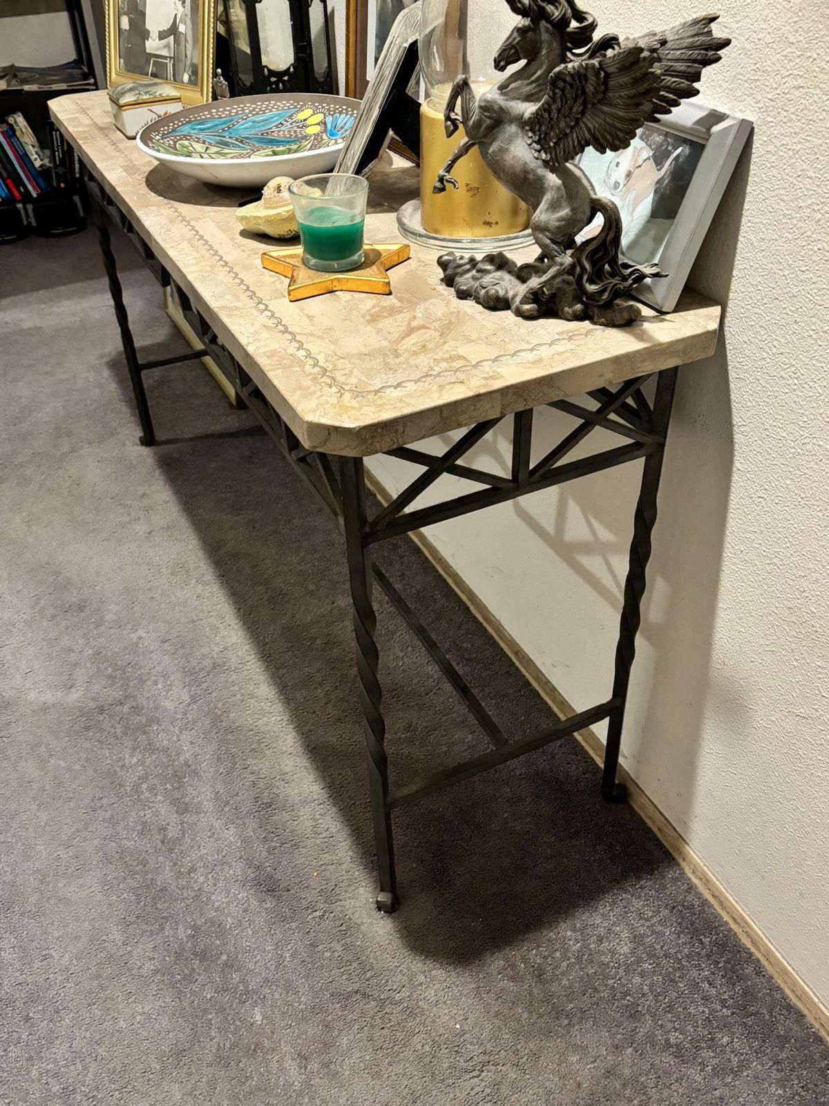 Mármol Hunt Table