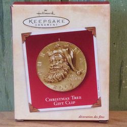 Hallmark Keepsake Christmas Tree Gift Clip Ornament
