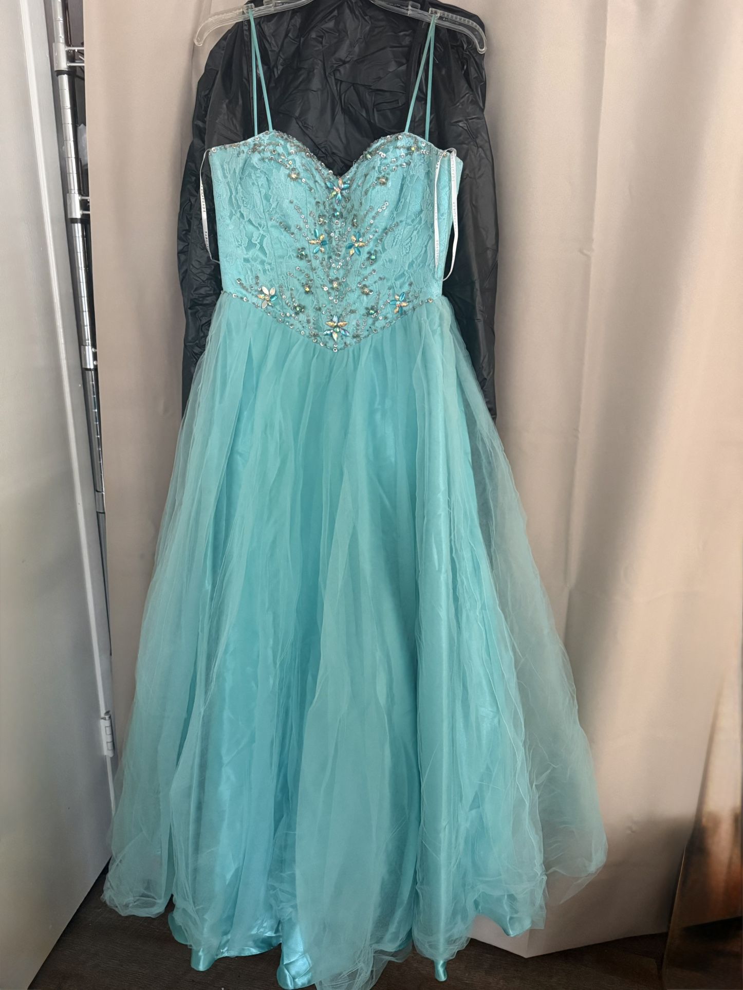 Prom Formal Gown (Dress), Size 7 (M), Lace-Up Back, With Garment Bag