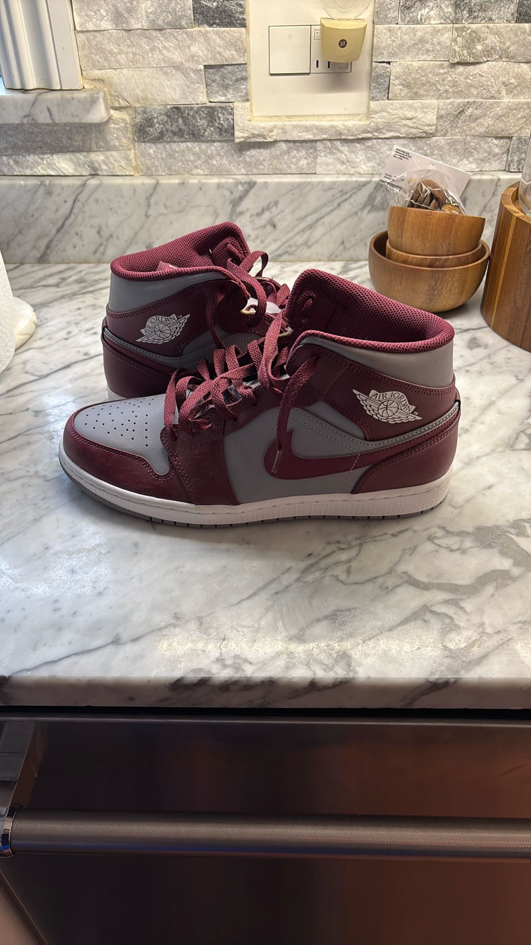 Air Jordan 1 Mid 'Cherrywood Red' size 11