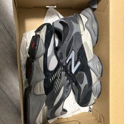 9060 New Balance Women’s Size 6.5 