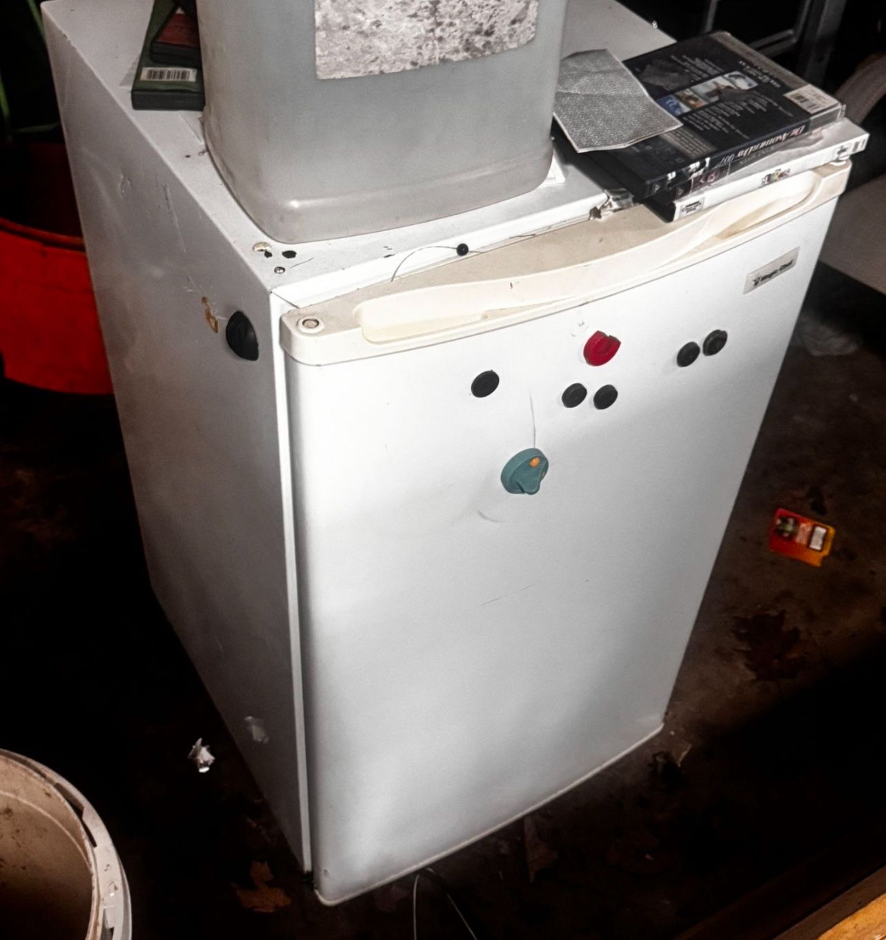 Magic Chef Mini Fridge $50