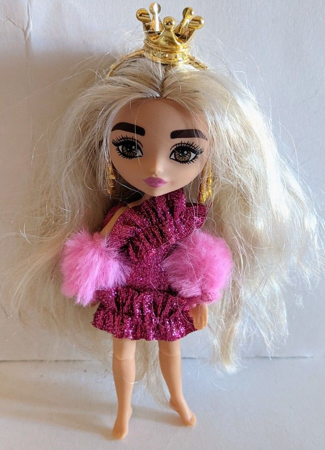 Barbie Extra Mini Queen Doll