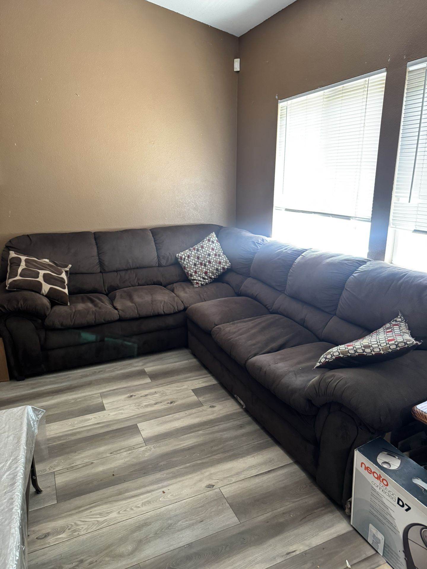 FREEEE COUCHES