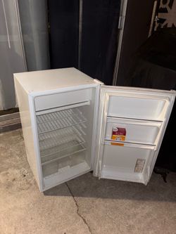 Kenmore Mini Fridge