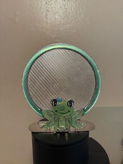earrings organizer A Claire’s Frog Glitter earrings organizer