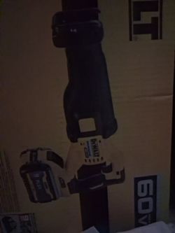 Dwalt sixty volt salazar