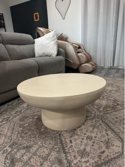 New round off white( beige) coffee table