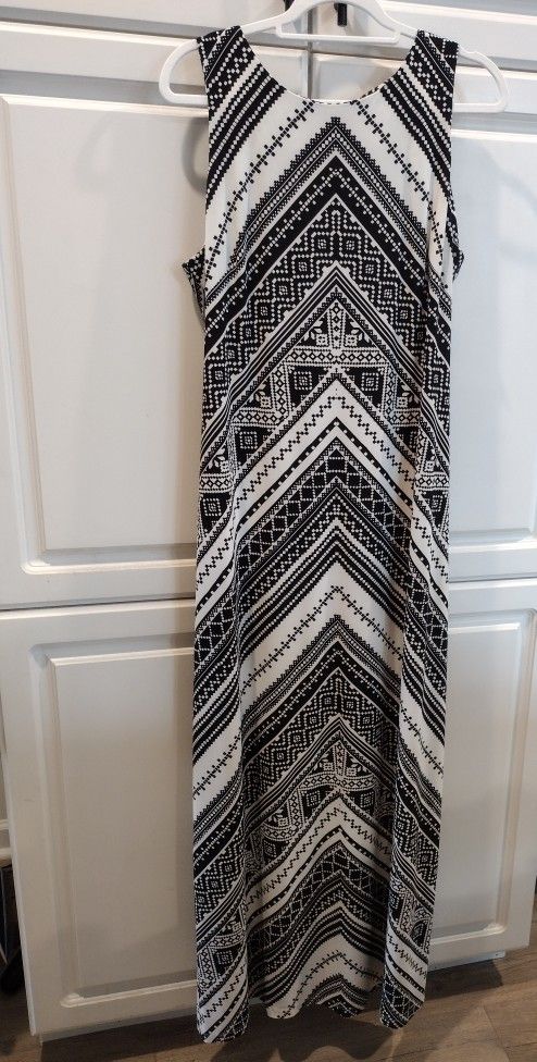 Sleeveless Dress.   Size 14