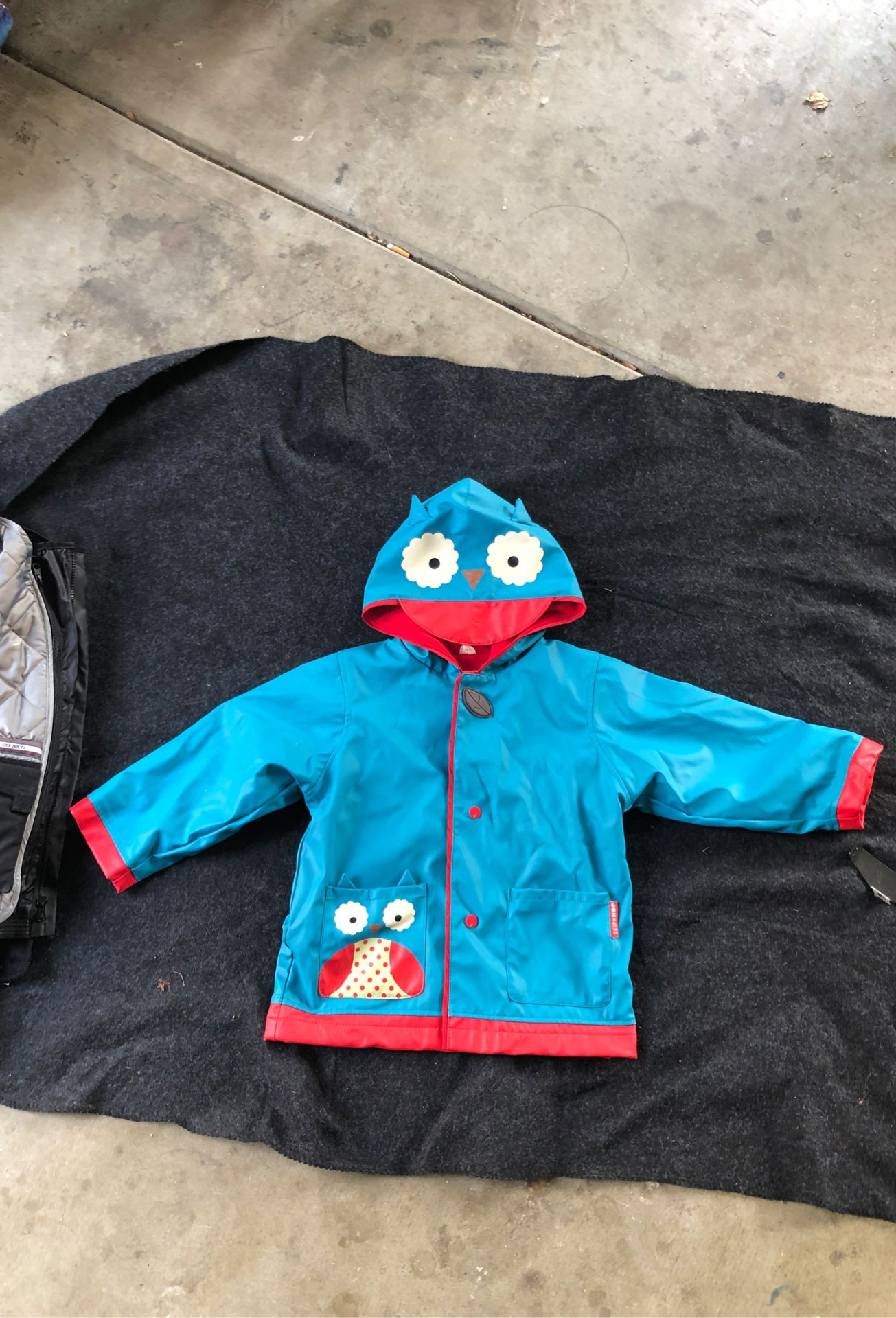 Size 3-4 raincoat