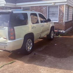 09 GMC Yukon Denali