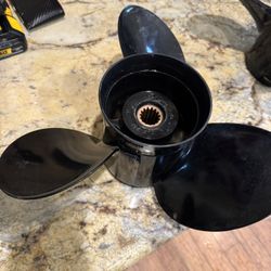 BLACK MAX (14 X 23 ) MERCURY PROPELLER