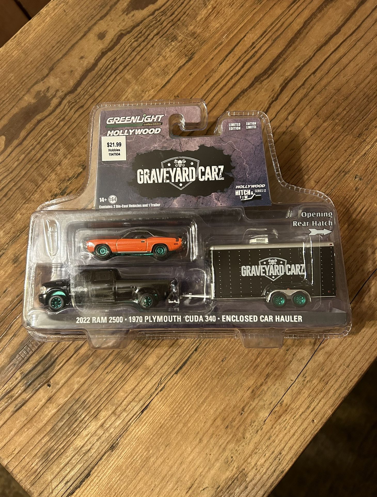 Greenlight Chase Greeny Ram 2500 & Cuda