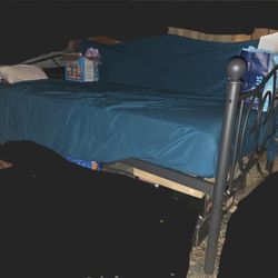 Day Bed With Mattress 