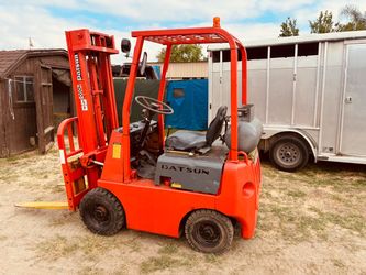 Forklift (READ DESCRIPTION)